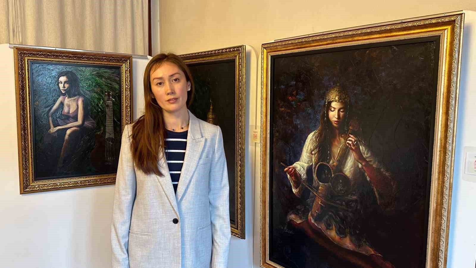 Kadın temasının işlendiği ‘Güzelliğin Büyüsü’ sergisi sanatseverlerle buluştu
